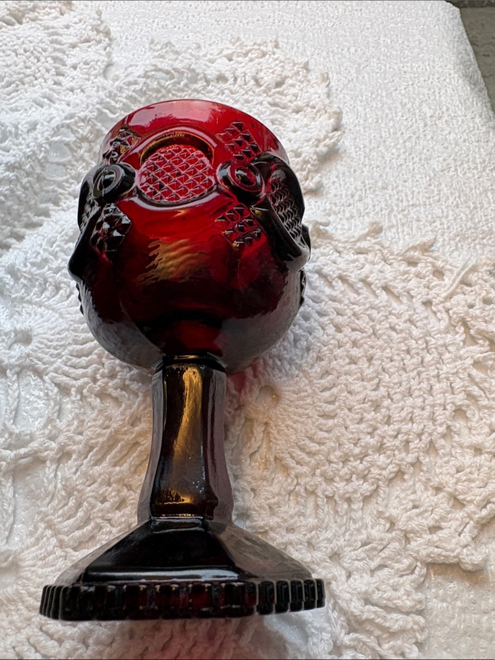 Avon vintage 1876 Cape Cod ruby red wine goblet - Picture 3 of 4